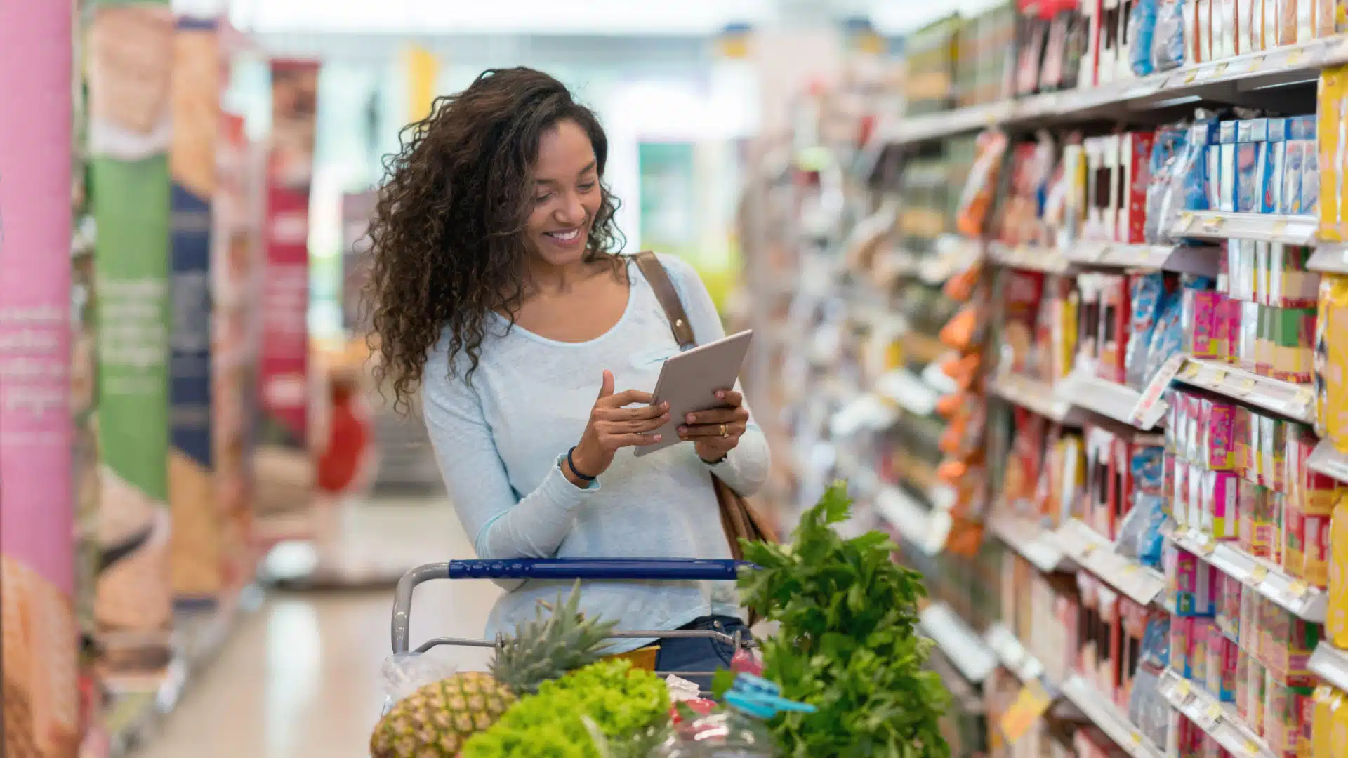 Choisir des aliments sains à l'épicerie